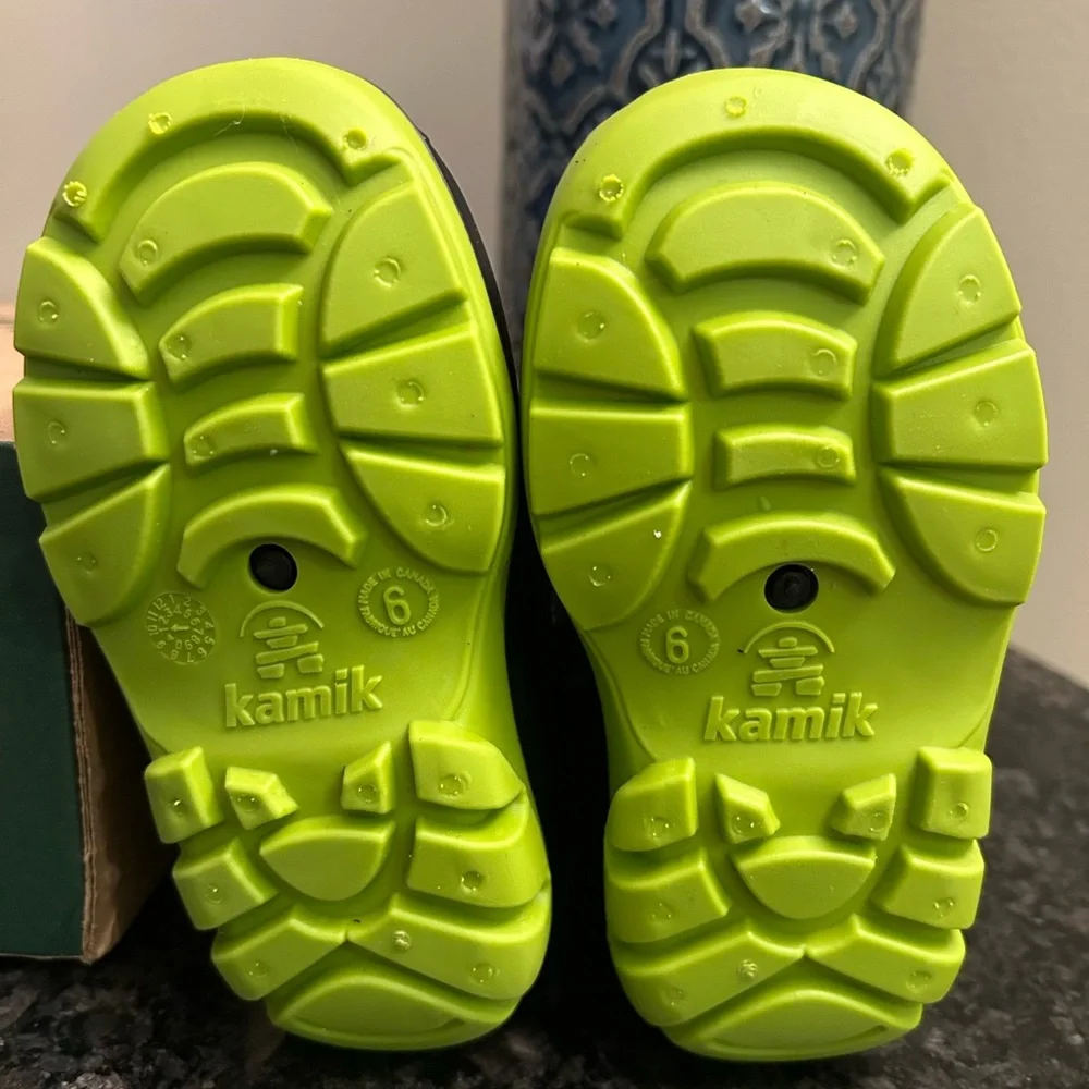 Kamik Snowbug 5 Kids Boots - Black and Green Size 6 Toddler